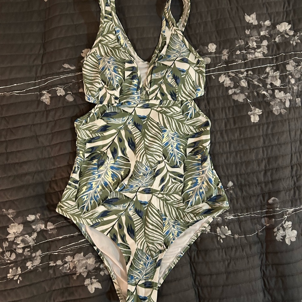 Cupshe Tropical Leaf Print Swimsuit